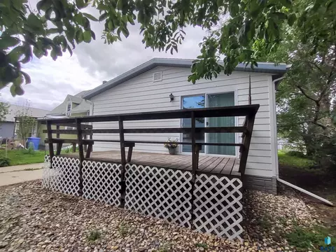 124 E 2nd Ave, Miller, SD 57362 photo 37