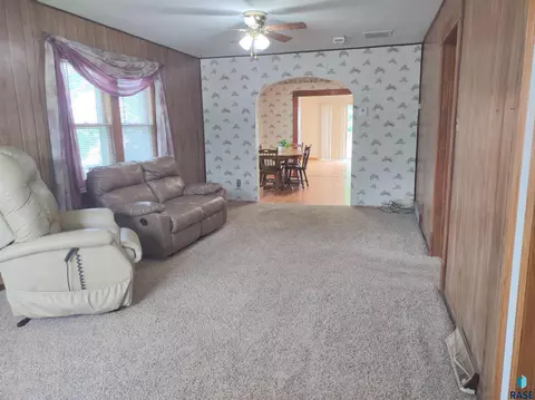 124 E 2nd Ave, Miller, SD 57362 photo 9