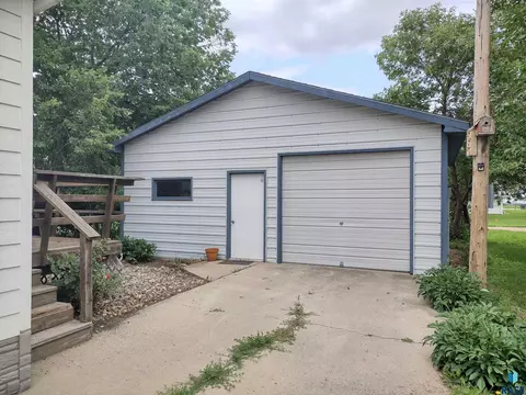 124 E 2nd Ave, Miller, SD 57362 photo 40
