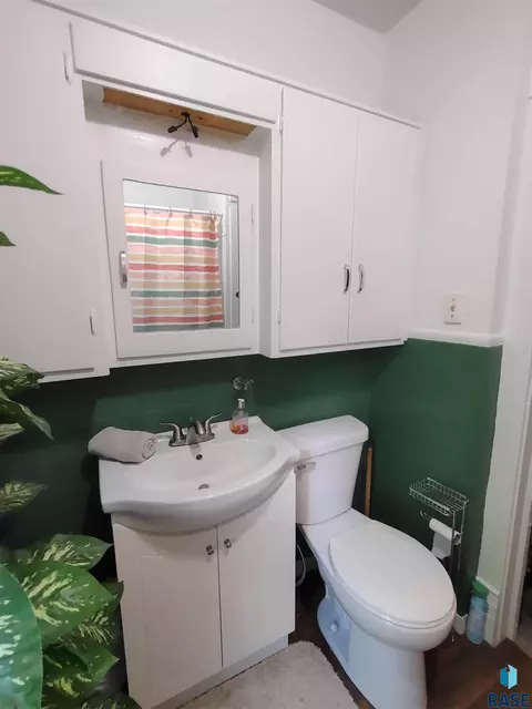 411 E 1st Ave, Miller, SD 57362 photo 33