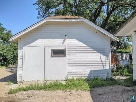 411 E 1st Ave, Miller, SD 57362 photo 58