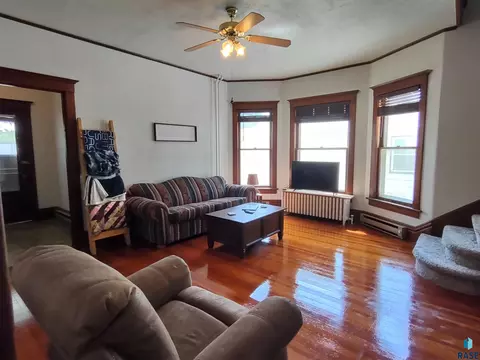 411 E 1st Ave, Miller, SD 57362 photo 7
