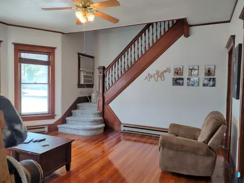 411 E 1st Ave, Miller, SD 57362 photo 3
