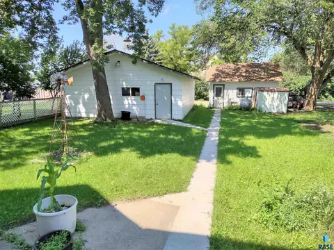 411 E 1st Ave, Miller, SD 57362 photo 48