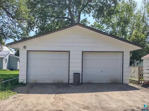 411 E 1st Ave, Miller, SD 57362 photo 52