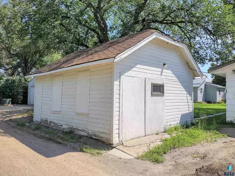411 E 1st Ave, Miller, SD 57362 photo 59