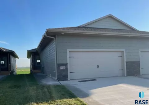 9712 W Broek Dr, Sioux Falls, SD 57106