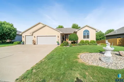 1309 S Lindenwald Dr, Sioux Falls, SD 57106