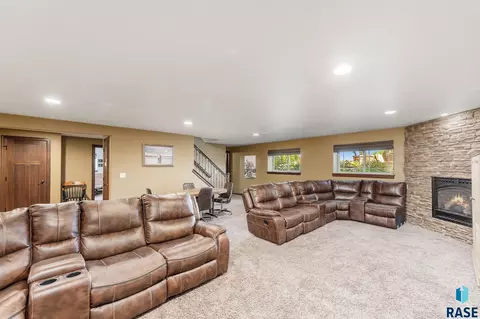 3700 E Wakefield Cir, Sioux Falls, SD 57103 photo 23