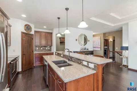3700 E Wakefield Cir, Sioux Falls, SD 57103 photo 10