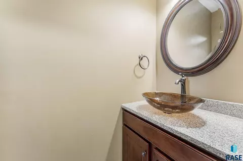 3700 E Wakefield Cir, Sioux Falls, SD 57103 photo 20