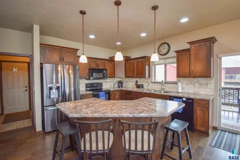 505 W High Pointe St, Tea, SD 57064 photo 7