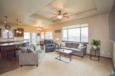 505 W High Pointe St, Tea, SD 57064 photo 3