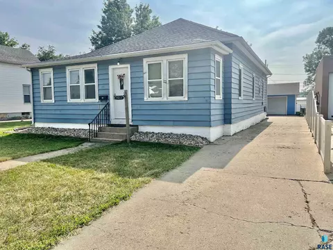 721 N Indiana Ave, Sioux Falls, SD 57103