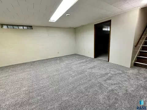 512 E 7th St, Freeman, SD 57029 photo 19
