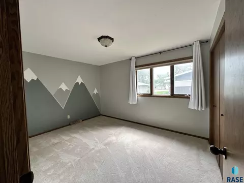 512 E 7th St, Freeman, SD 57029 photo 10