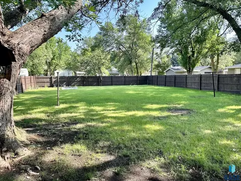 512 E 7th St, Freeman, SD 57029 photo 35