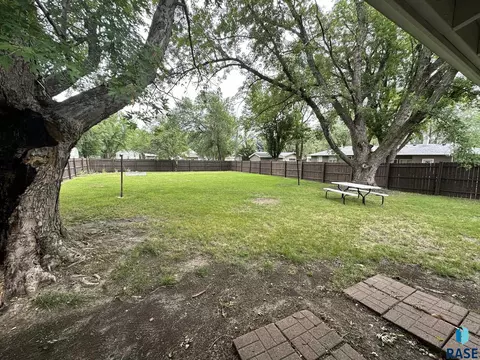512 E 7th St, Freeman, SD 57029 photo 34