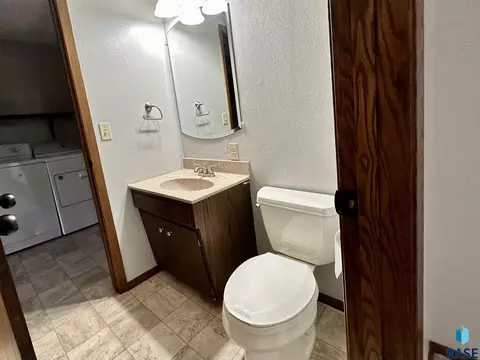512 E 7th St, Freeman, SD 57029 photo 15