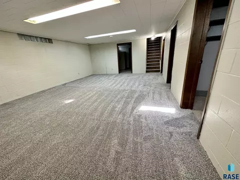 512 E 7th St, Freeman, SD 57029 photo 18