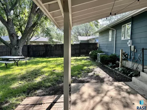 512 E 7th St, Freeman, SD 57029 photo 33
