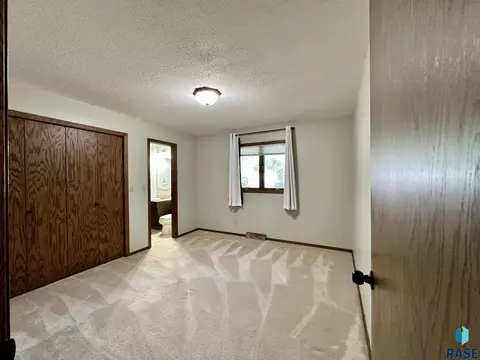 512 E 7th St, Freeman, SD 57029 photo 14