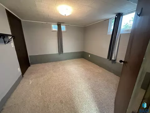 512 E 7th St, Freeman, SD 57029 photo 23