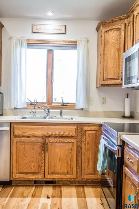 225 E 9th St, Crooks, SD 57020 photo 17