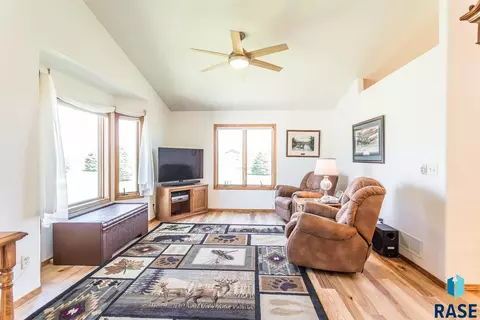 225 E 9th St, Crooks, SD 57020 photo 11