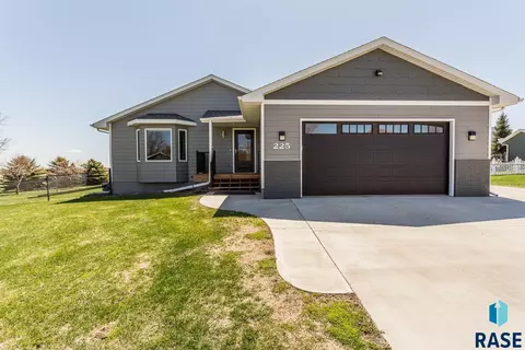 225 E 9th St, Crooks, SD 57020 photo 6
