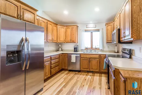 225 E 9th St, Crooks, SD 57020 photo 18