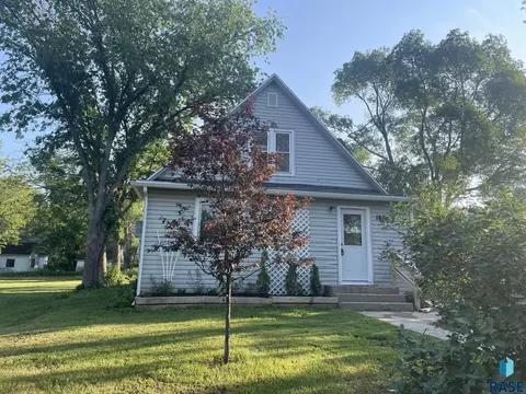 160 E Main St, Canova, SD 57321 photo 1