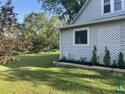 160 E Main St, Canova, SD 57321 photo 5
