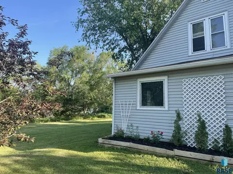 160 E Main St, Canova, SD 57321 photo 32