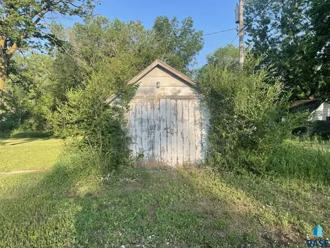 160 E Main St, Canova, SD 57321 photo 6