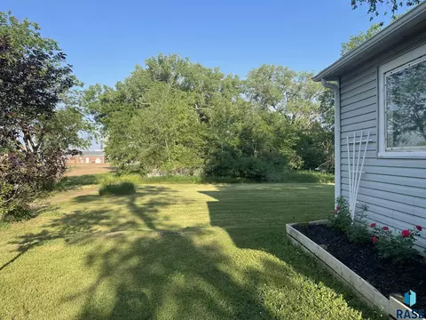 160 E Main St, Canova, SD 57321 photo 33