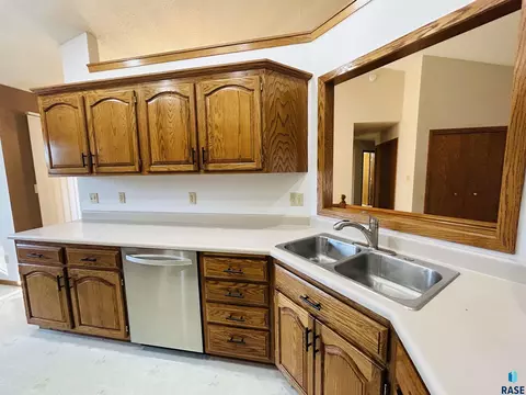 804 E Jane Ln, Sioux Falls, SD 57108 photo 9