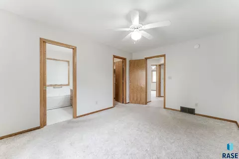 804 E Jane Ln, Sioux Falls, SD 57108 photo 13