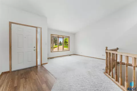 804 E Jane Ln, Sioux Falls, SD 57108 photo 3