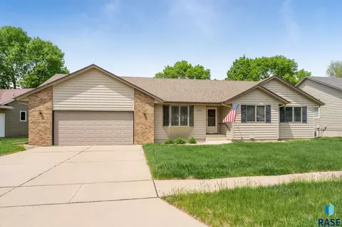 804 E Jane Ln, Sioux Falls, SD 57108 photo 2