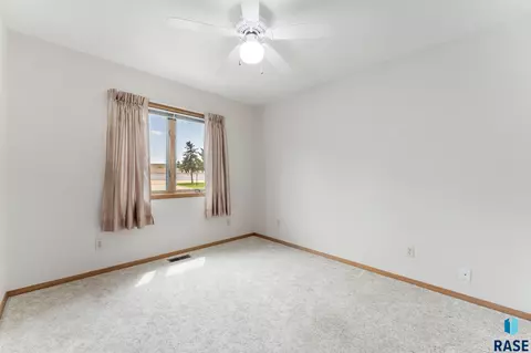 804 E Jane Ln, Sioux Falls, SD 57108 photo 16