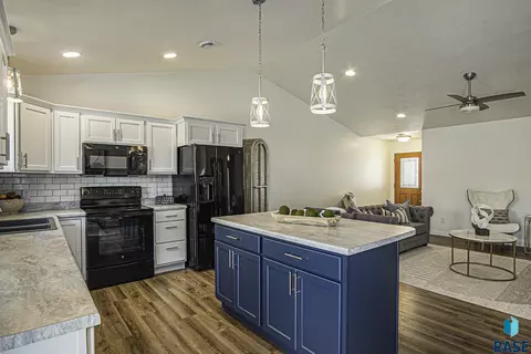 1403 S Lighthouse Pl, Sioux Falls, SD 57103 photo 10