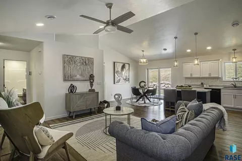 1403 S Lighthouse Pl, Sioux Falls, SD 57103 photo 6