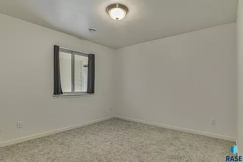 1403 S Lighthouse Pl, Sioux Falls, SD 57103 photo 17