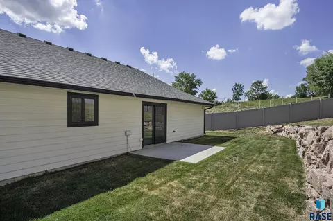 1403 S Lighthouse Pl, Sioux Falls, SD 57103 photo 22