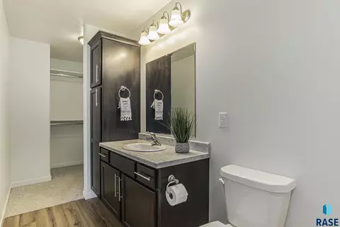 1403 S Lighthouse Pl, Sioux Falls, SD 57103 photo 15