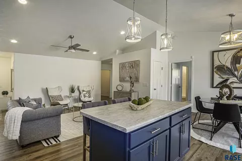 1403 S Lighthouse Pl, Sioux Falls, SD 57103 photo 7