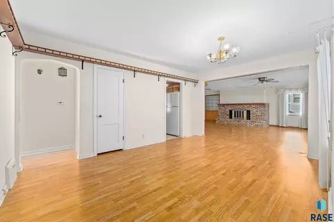 1409 E 17th St, Sioux Falls, SD 57104 photo 6