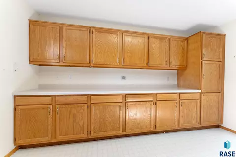 1409 E 17th St, Sioux Falls, SD 57104 photo 19
