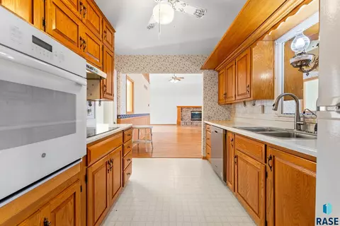 1409 E 17th St, Sioux Falls, SD 57104 photo 15